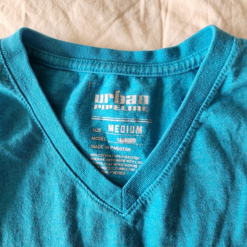 2 v-neck tees - Picture 6 of 9